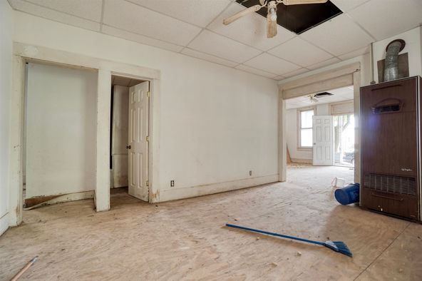 131 N 8th St, Decatur, IN 46733